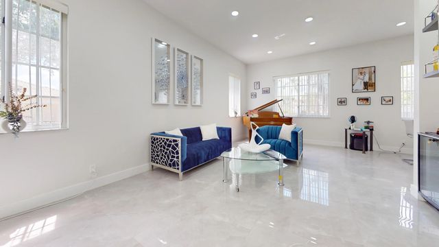 5 of 39 - 8586 White Cay, West Palm Beach, FL