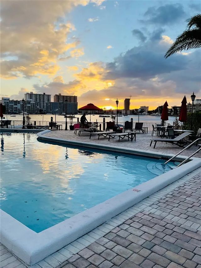 4 of 11 - N/A, Hallandale Beach, FL