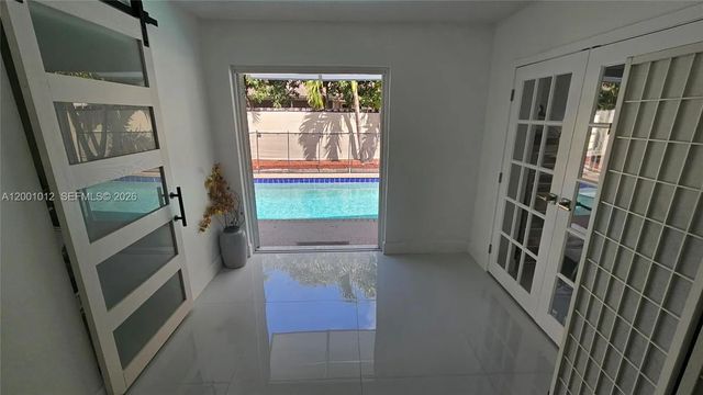 8421 Nw 8th Street, Pembroke Pines