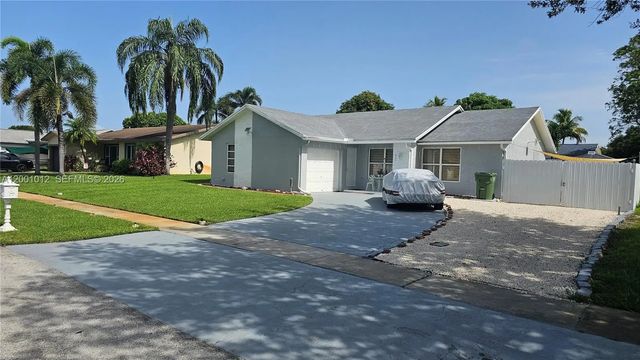 4 of 29 - 8421 Nw 8th Street, Pembroke Pines, FL