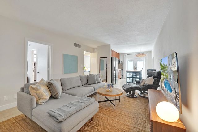 4 of 32 - 510 Ne 17th Avenue #103, Fort Lauderdale, FL