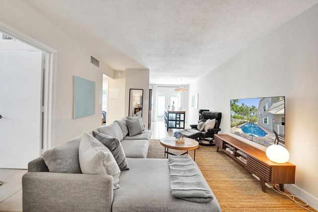 5 of 32 - 510 Ne 17th Avenue #103, Fort Lauderdale, FL