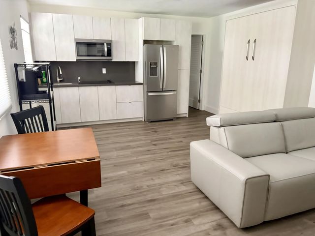 1480 S Ocean Boulevard #111, Lauderdale-By-The-Sea