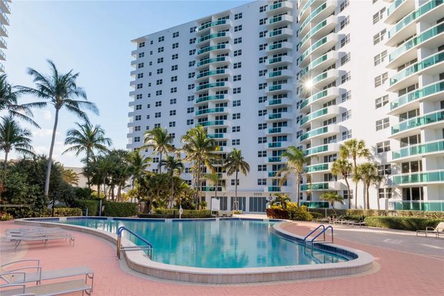 5 of 36 - 3001 S Ocean Drive #727, Hollywood, FL