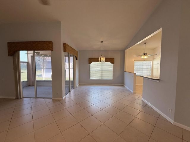 5 of 30 - 633 Nw Whitfield Way, Port St. Lucie, FL