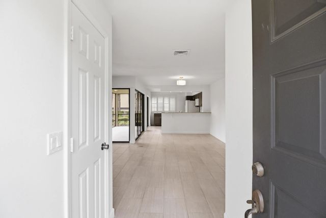 2 of 32 - 3961 Sw Greenwood Way #b, Palm City, FL