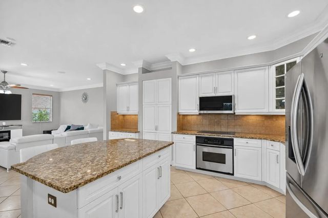 3 of 46 - 2214 Ridgewood Circle, Royal Palm Beach, FL