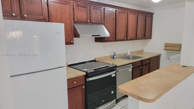 2 of 19 - 4410 Nw 79th Avenue #1c, Doral, FL