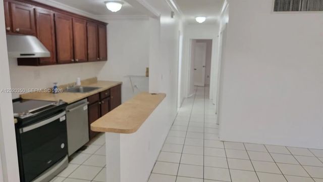 3 of 19 - 4410 Nw 79th Avenue #1c, Doral, FL