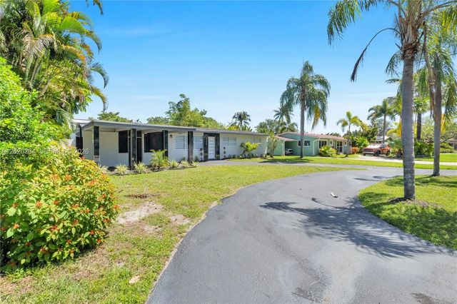 2 of 24 - 317 Nw 27th Street, Wilton Manors, FL