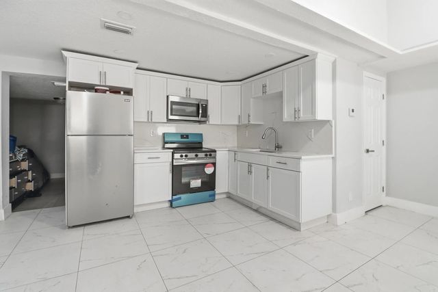 4 of 24 - 1152 Sunset Road, West Palm Beach, FL
