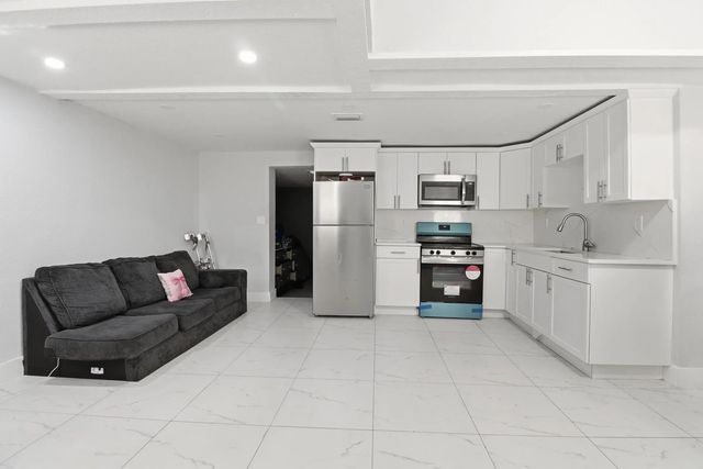 5 of 24 - 1152 Sunset Road, West Palm Beach, FL