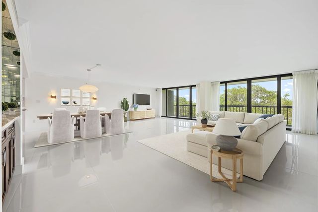 2450 Presidential Way #505, West Palm Beach