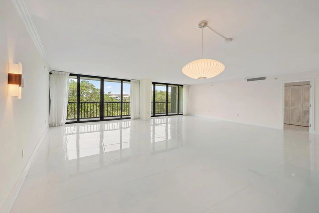 3 of 50 - 2450 Presidential Way #505, West Palm Beach, FL