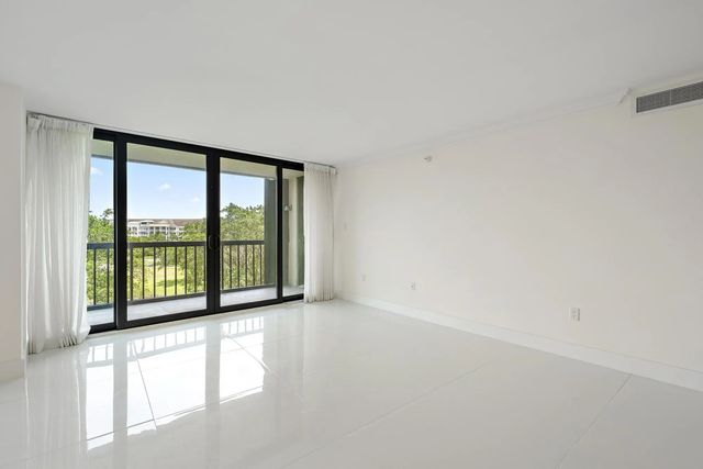 4 of 50 - 2450 Presidential Way #505, West Palm Beach, FL