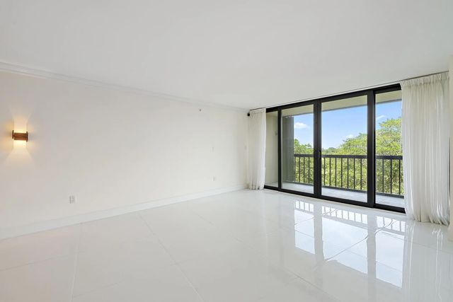 5 of 50 - 2450 Presidential Way #505, West Palm Beach, FL