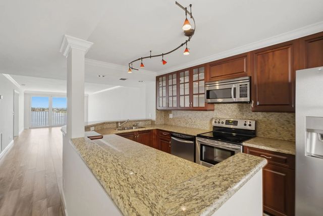 3901 S Flagler Drive #802, West Palm Beach