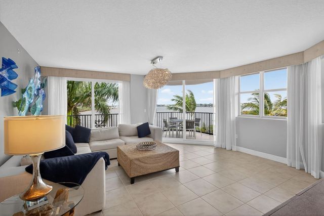 3 of 43 - 2700 N Federal Highway #409, Boynton Beach, FL