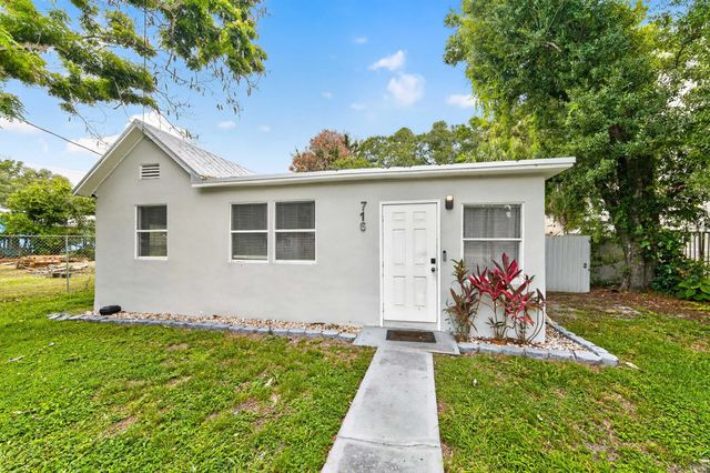 2 of 19 - 716 Citrus Avenue, Fort Pierce, FL