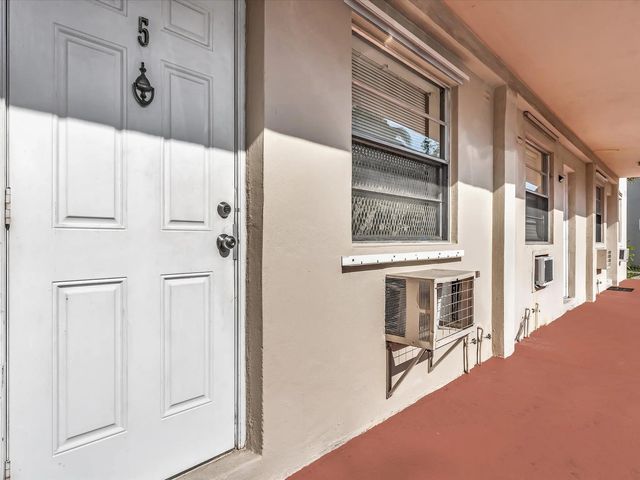 4 of 46 - 2915 Plunkett Street #5d, Hollywood, FL