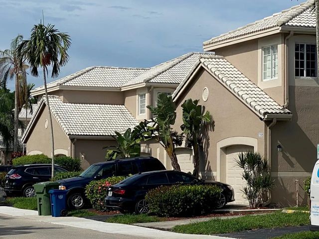 2253 Salerno Circle #2253, Weston