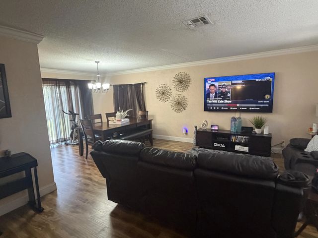4 of 28 - 4351 Nw 32nd Court, Lauderdale Lakes, FL