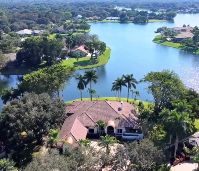 7600 Hyannis Lane, Parkland