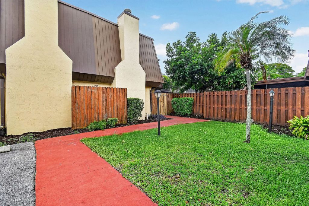 3502 Gardens East Drive #b, Palm Beach Gardens