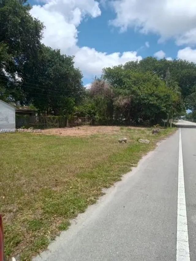 3 of 10 - 2410 Nw 167 Street, Miami Gardens, FL
