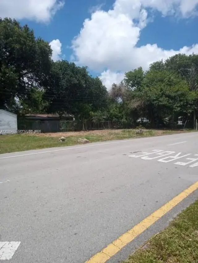 4 of 10 - 2410 Nw 167 Street, Miami Gardens, FL