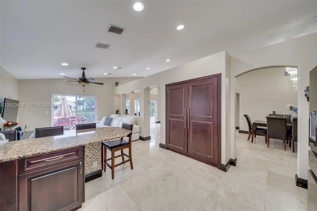 5 of 15 - 5032 Sw 34th Terrace, Hollywood, FL