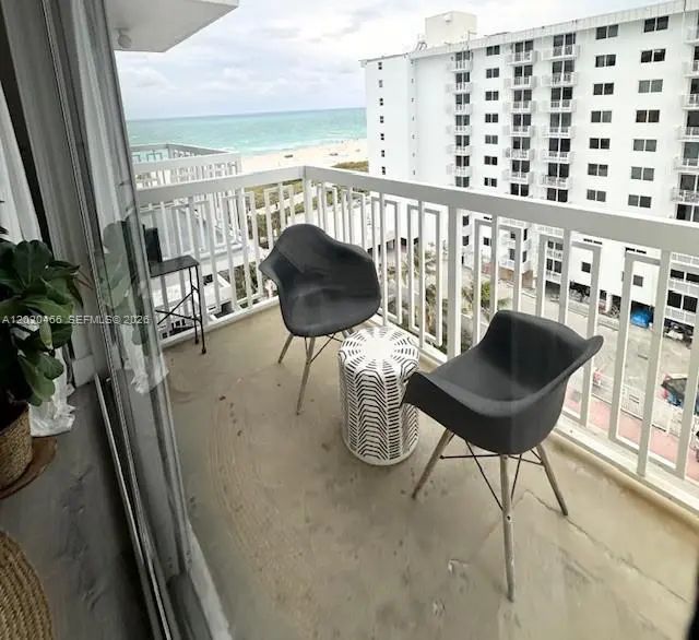 3 of 17 - 401 Ocean Drive #910, Miami Beach, FL