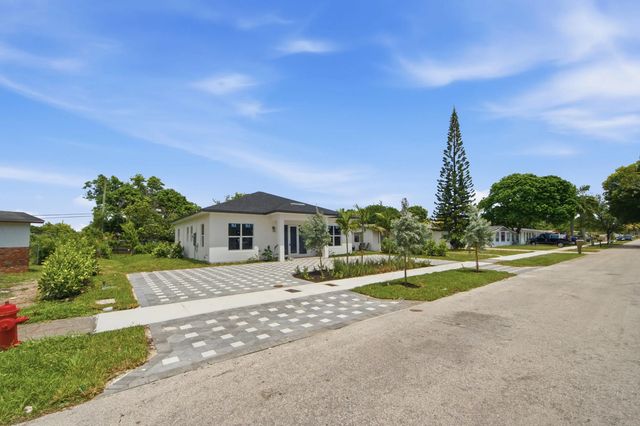3 of 38 - 1705 Nw 15th Street, Fort Lauderdale, FL