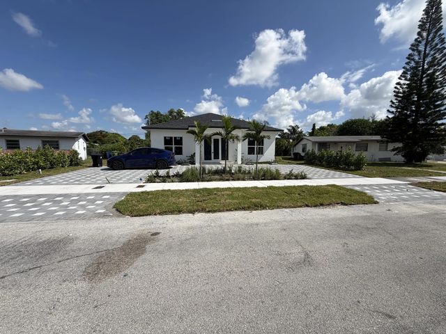 4 of 38 - 1705 Nw 15th Street, Fort Lauderdale, FL