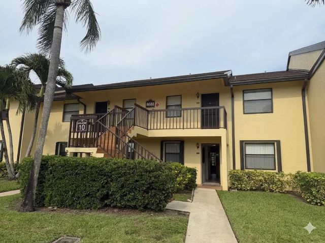 4688 Lucerne Lakes Blvd Boulevard E #104, Lake Worth