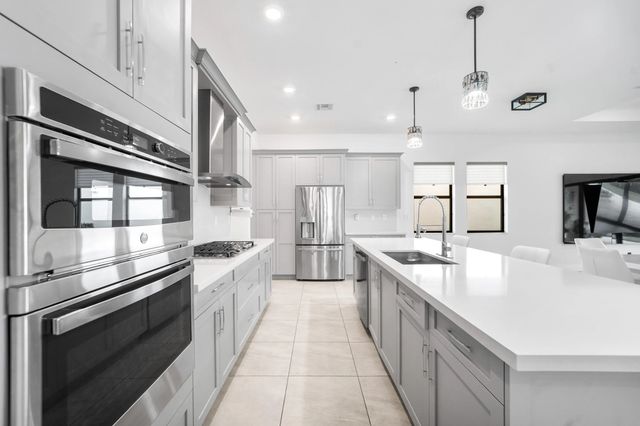 4 of 70 - 11850 N Baypoint Circle, Parkland, FL
