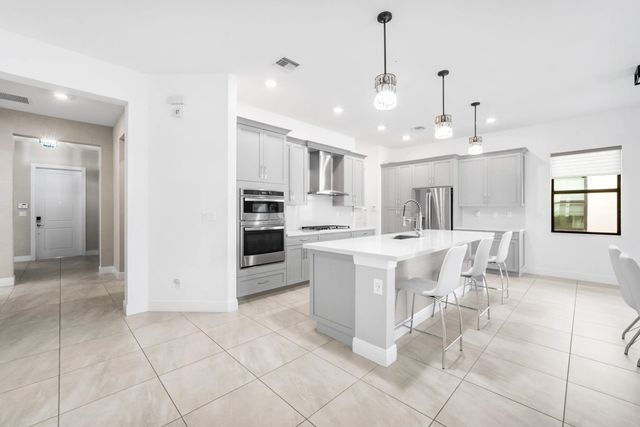 5 of 70 - 11850 N Baypoint Circle, Parkland, FL
