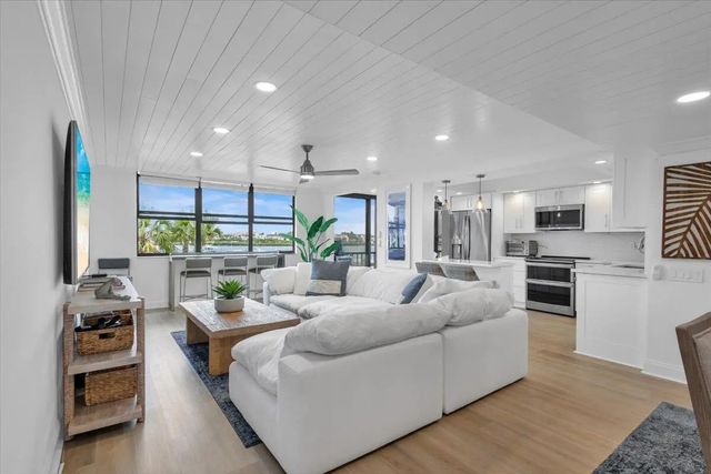 1648 Jupiter Cove Drive #210, Jupiter