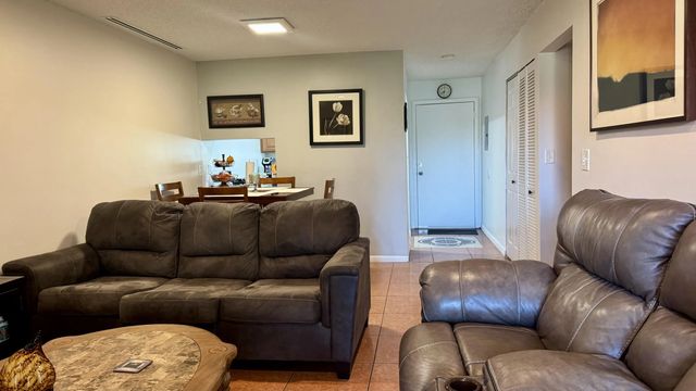 4 of 18 - 6086 Forest Hill Boulevard #208, West Palm Beach, FL
