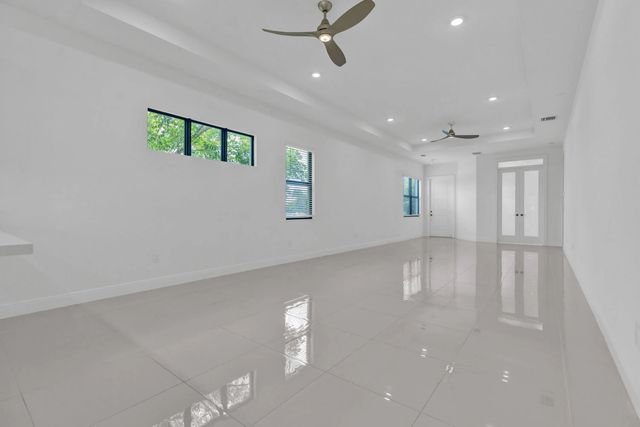 4 of 31 - 5501 Santa Rosa Lane, Westlake, FL