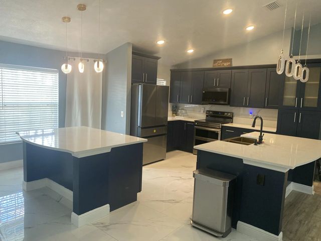 4 of 16 - 701 Sw Sarazen Avenue, Port St. Lucie, FL