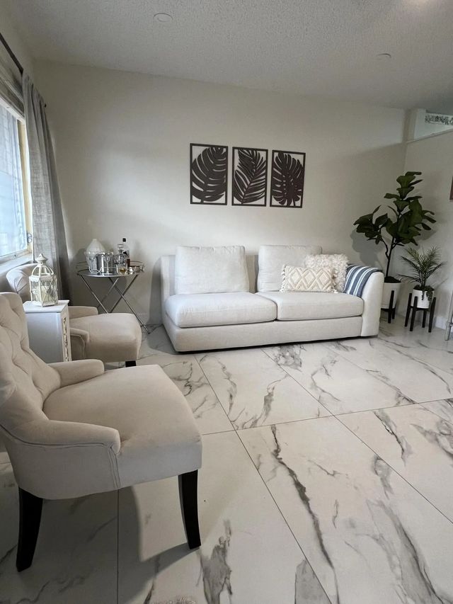 2 of 20 - 900 Sw 10th Terrace #s20, Hallandale Beach, FL