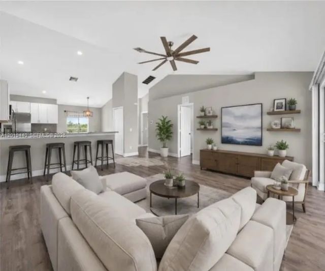 409 Ne 25th Terrace, Cape Coral
