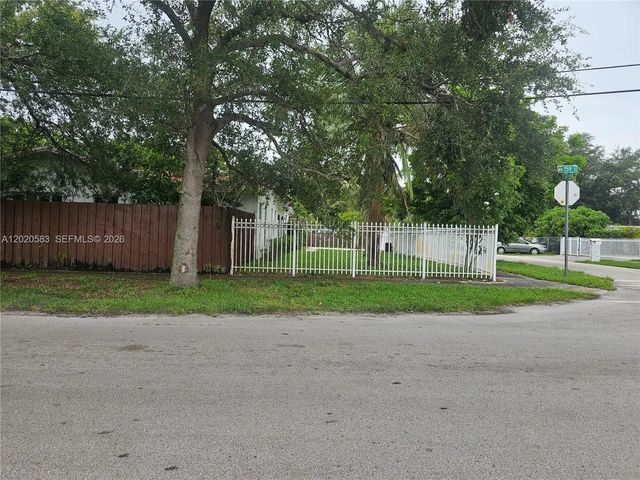 4 of 19 - 15851 Nw 37th Court, Miami Gardens, FL