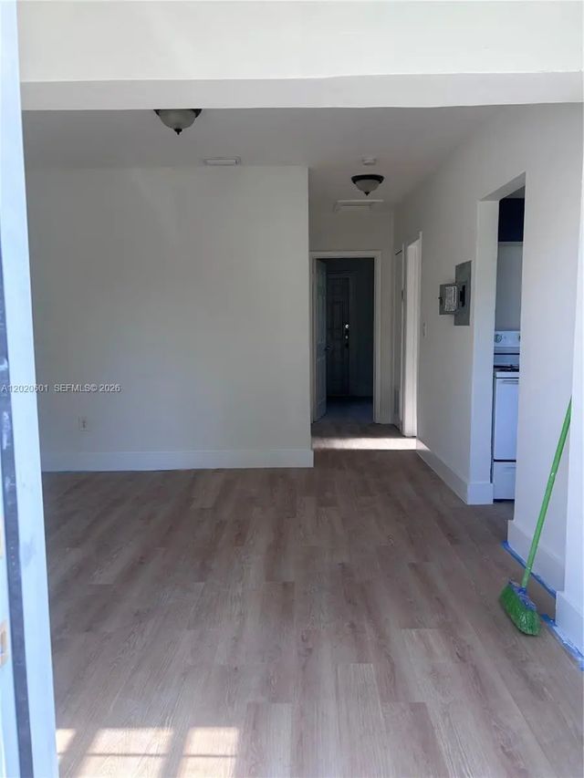 1820 Nw 73rd Street, Miami