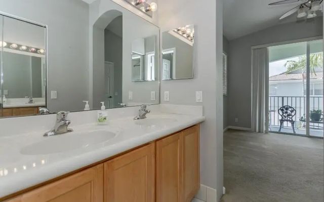 3 of 12 - 3019 Laurel Ridge Circle, Riviera Beach, FL