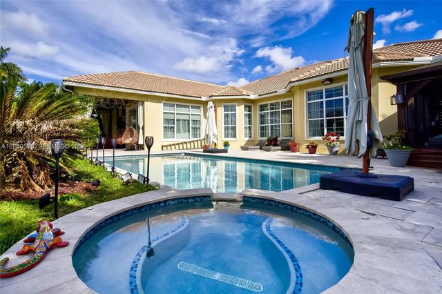 5703 N Sterling Ranch Drive, Davie