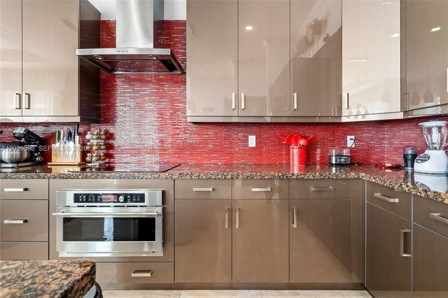 5 of 95 - 5703 N Sterling Ranch Drive, Davie, FL