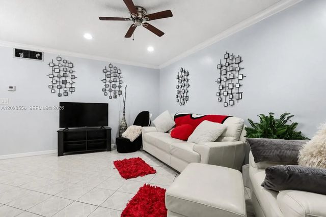 3 of 13 - 2219 Polk Street #5a, Hollywood, FL
