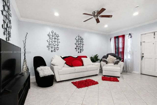 4 of 13 - 2219 Polk Street #5a, Hollywood, FL